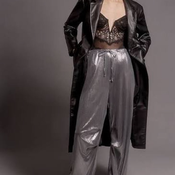 Women’s Anthropologie Liquid Shine Metallic Jogger Pants Large Silver - Picture 7 of 8